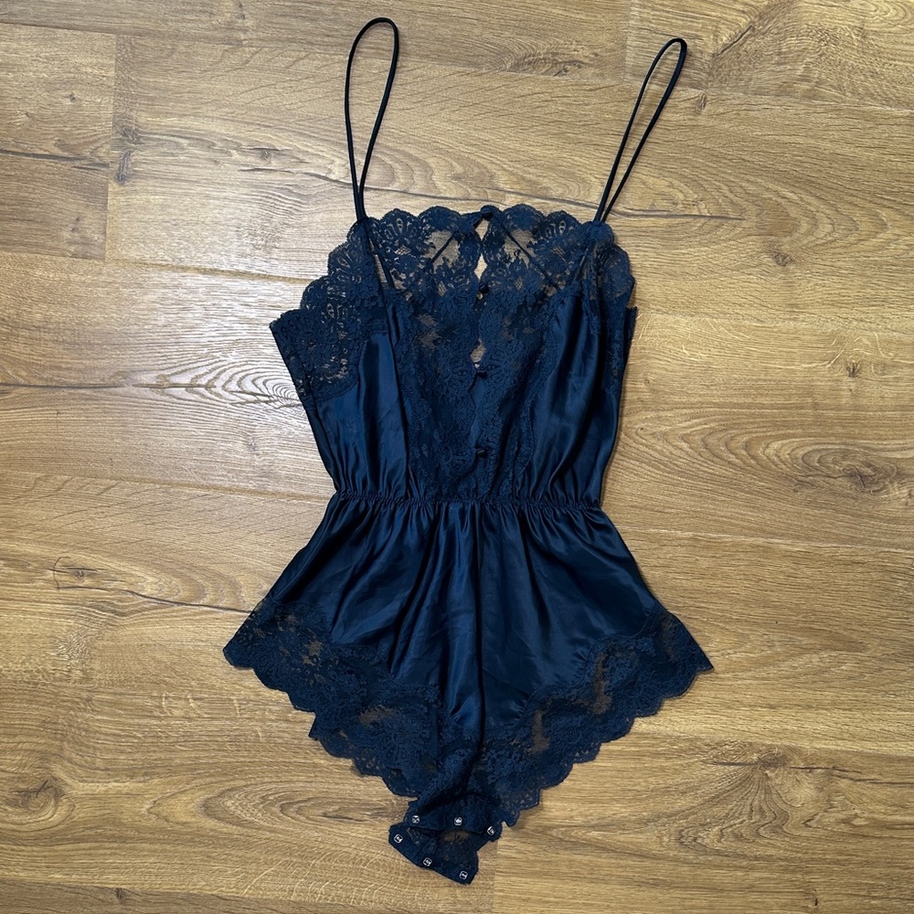 Barbizon Vintage Lace Teddy Snap Bottom Navy Medium